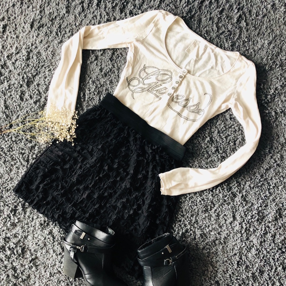 ❌SOLD Guess casual long sleeve tee with crystals